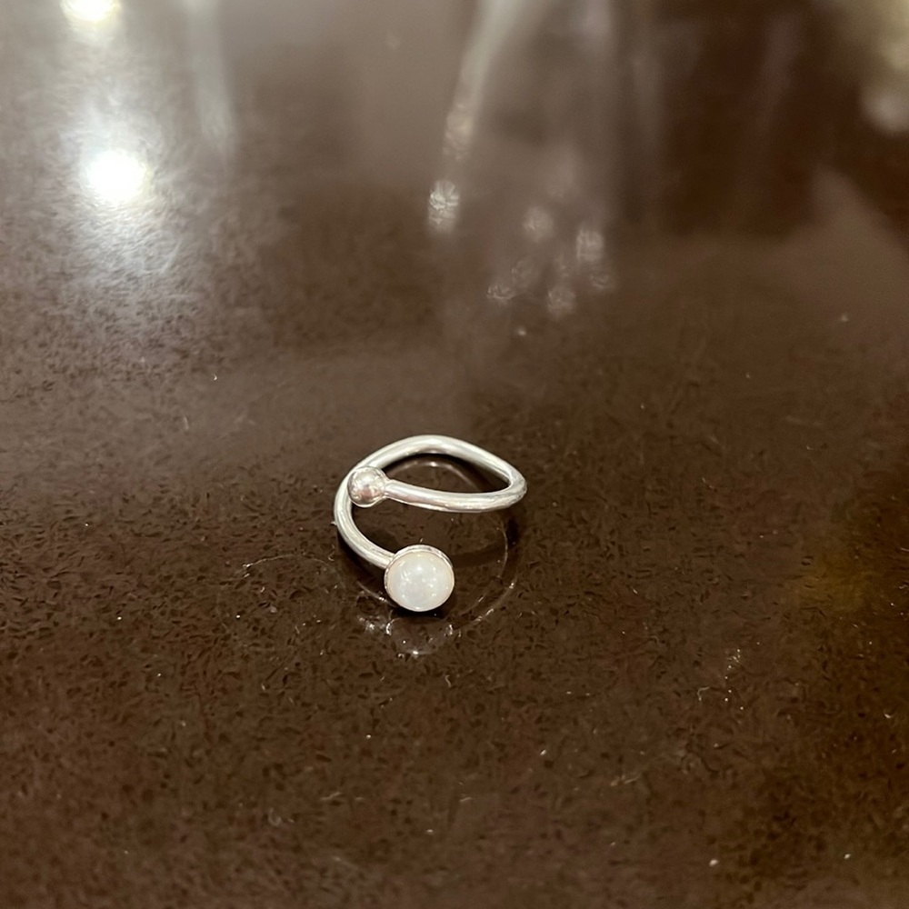 White stone wrap around ring